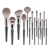 المقبض الرمادي هو فرشاة ماكياج محترف Item Picture